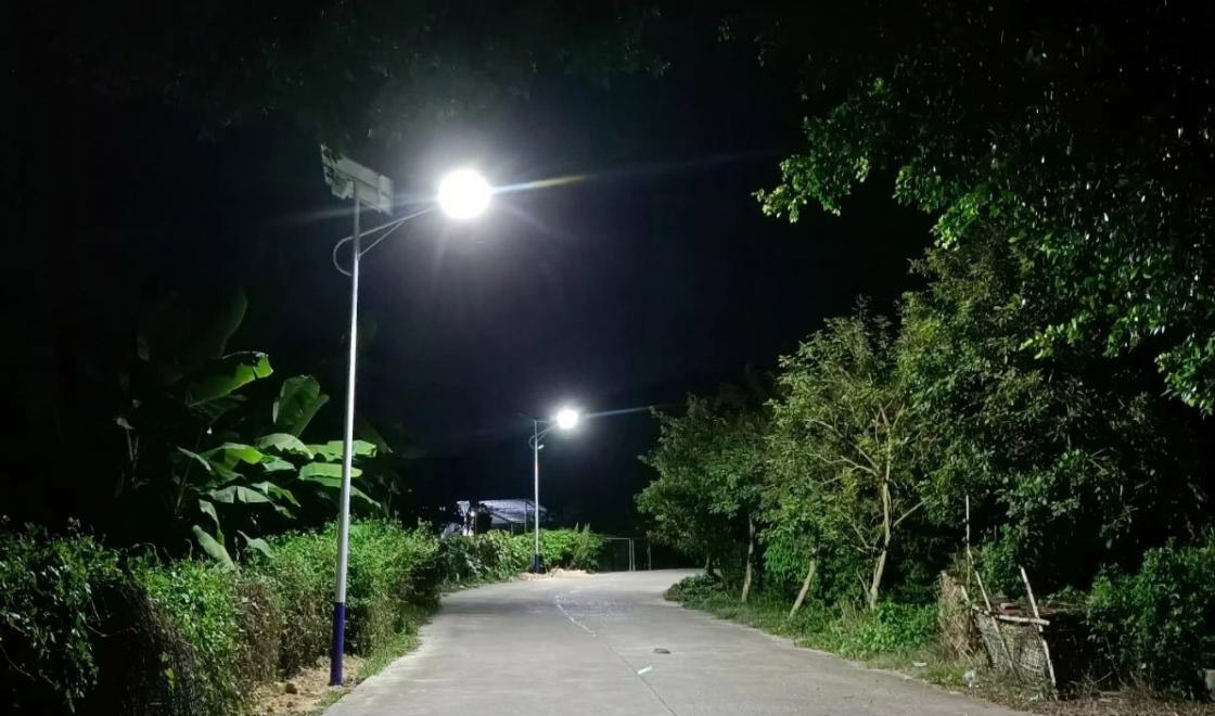 廣東江門鶴山市雅瑤鎮實現道路亮化全覆蓋---豐朗光電